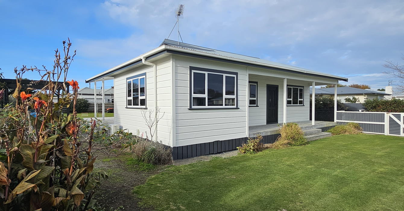 Fence Painting By ThreeSixty Painting Ltd In Hawera South Taranaki NZ